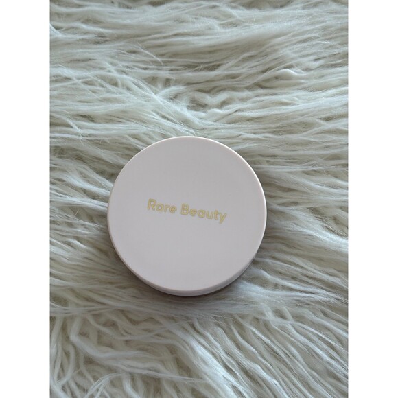 Rare Beauty Always an Optimist Soft Radiance Setting Powder Deep - Picture 5 of 10